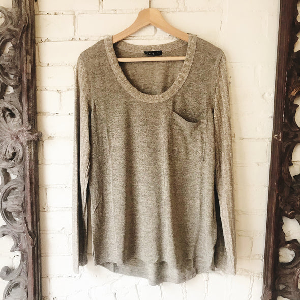 Two-Tone Ribbed Sleeve Top
